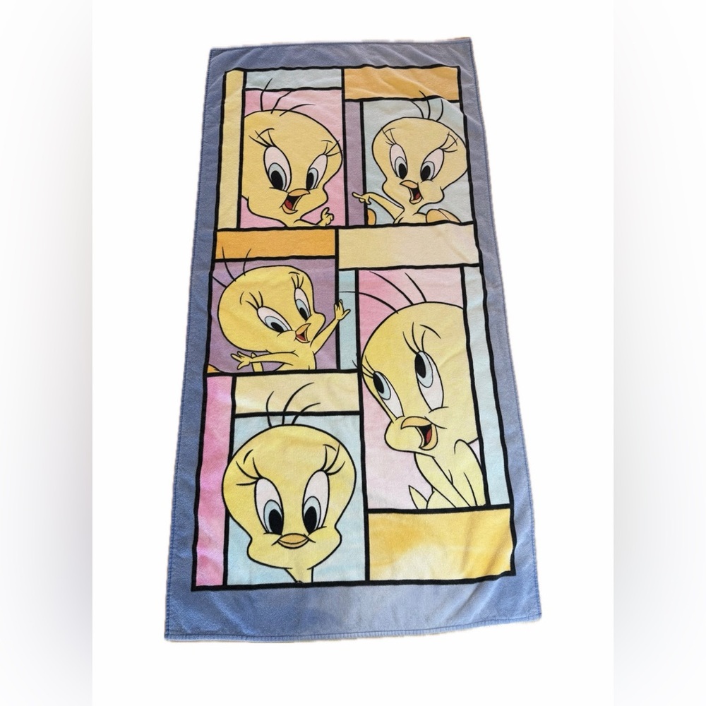 Vintage 1999  Looney Tunes Tweety Bird Beach Bath Towel White 55x28